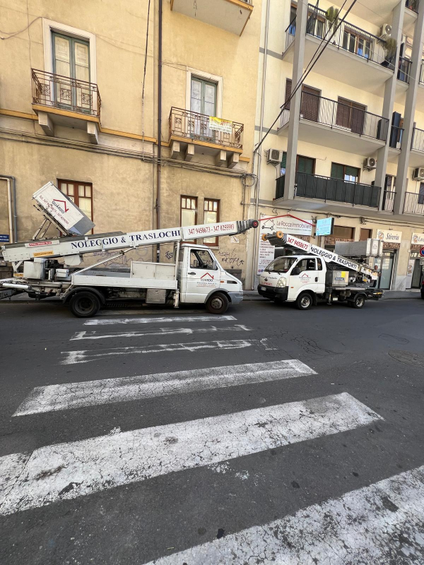 Guardo noleggio autoscale traslochi