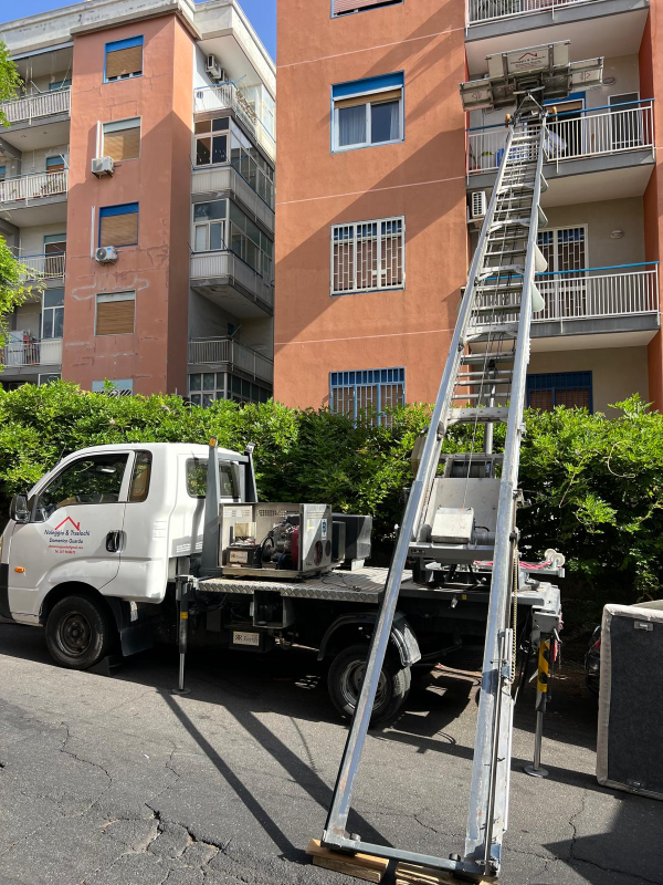 Guardo noleggio autoscale traslochi