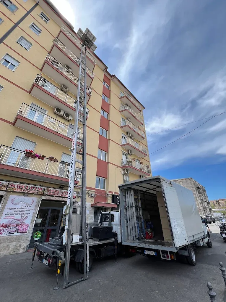 Guardo noleggio autoscale traslochi