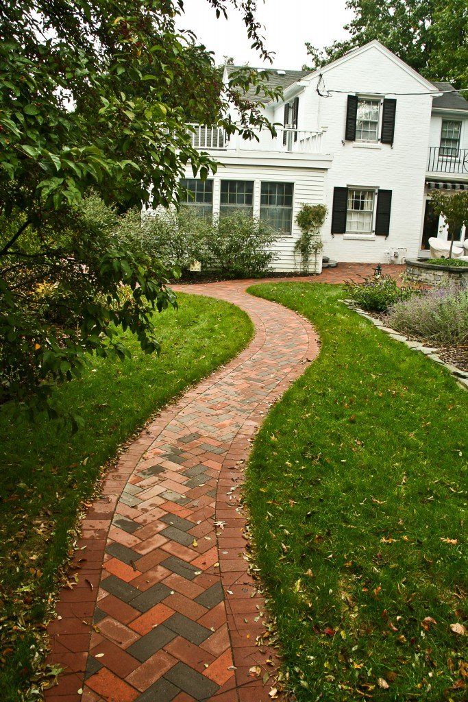 Beautiful walkway in the garden — custom walkways in Newville, PA