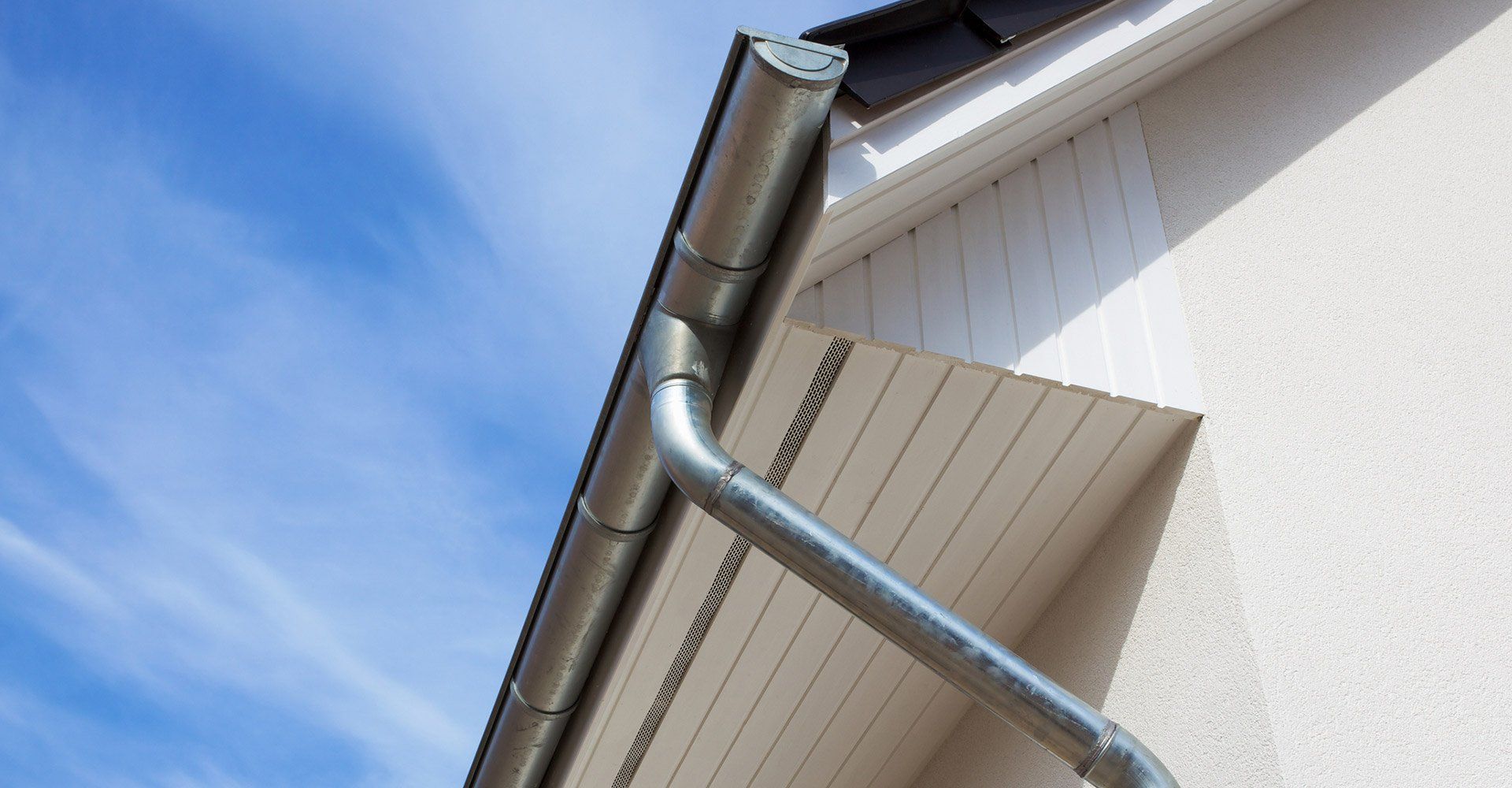 Closer Look Of Roof Gutter — Baton Rouge, LA — Pioneer Gutters