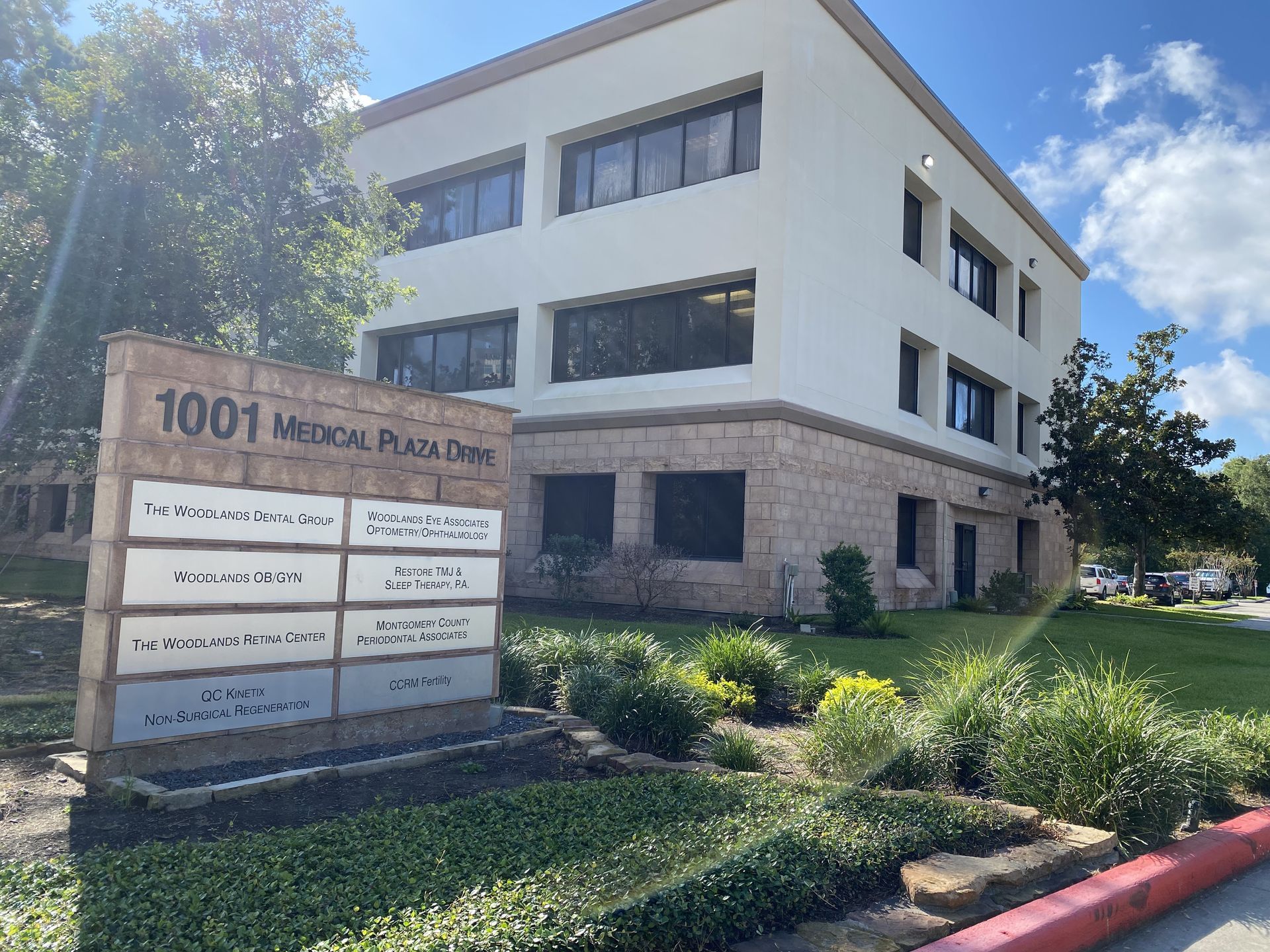 Exterior view of Restore TMJ office park in Houston, TX.