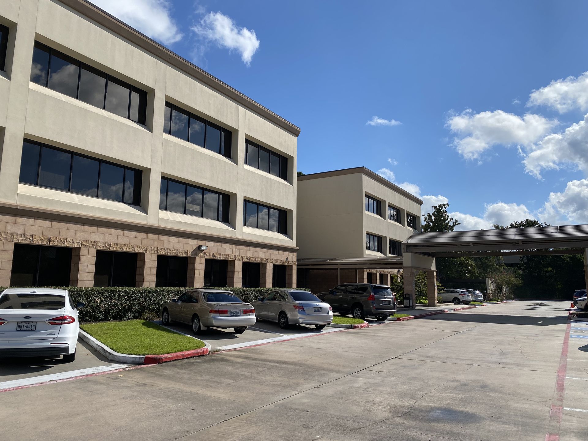 Exterior view, closer to entrance of Restore TMJ office location in Houston, Texas