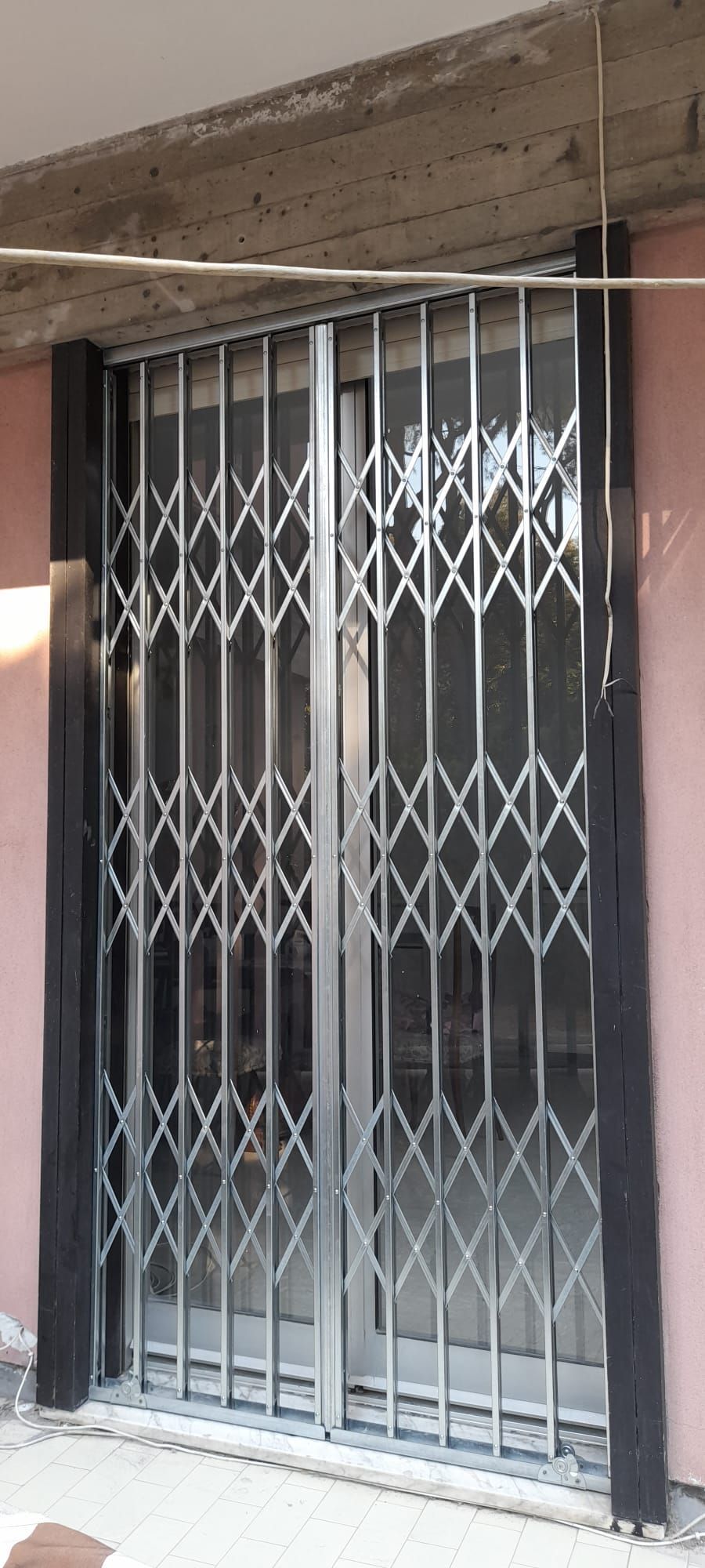 inferriate per porte negozi Automazioni Pippia Genova