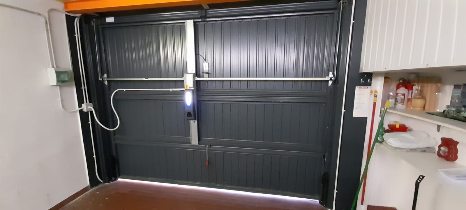 Porta garage sicurezza Automazioni Pippia Genova