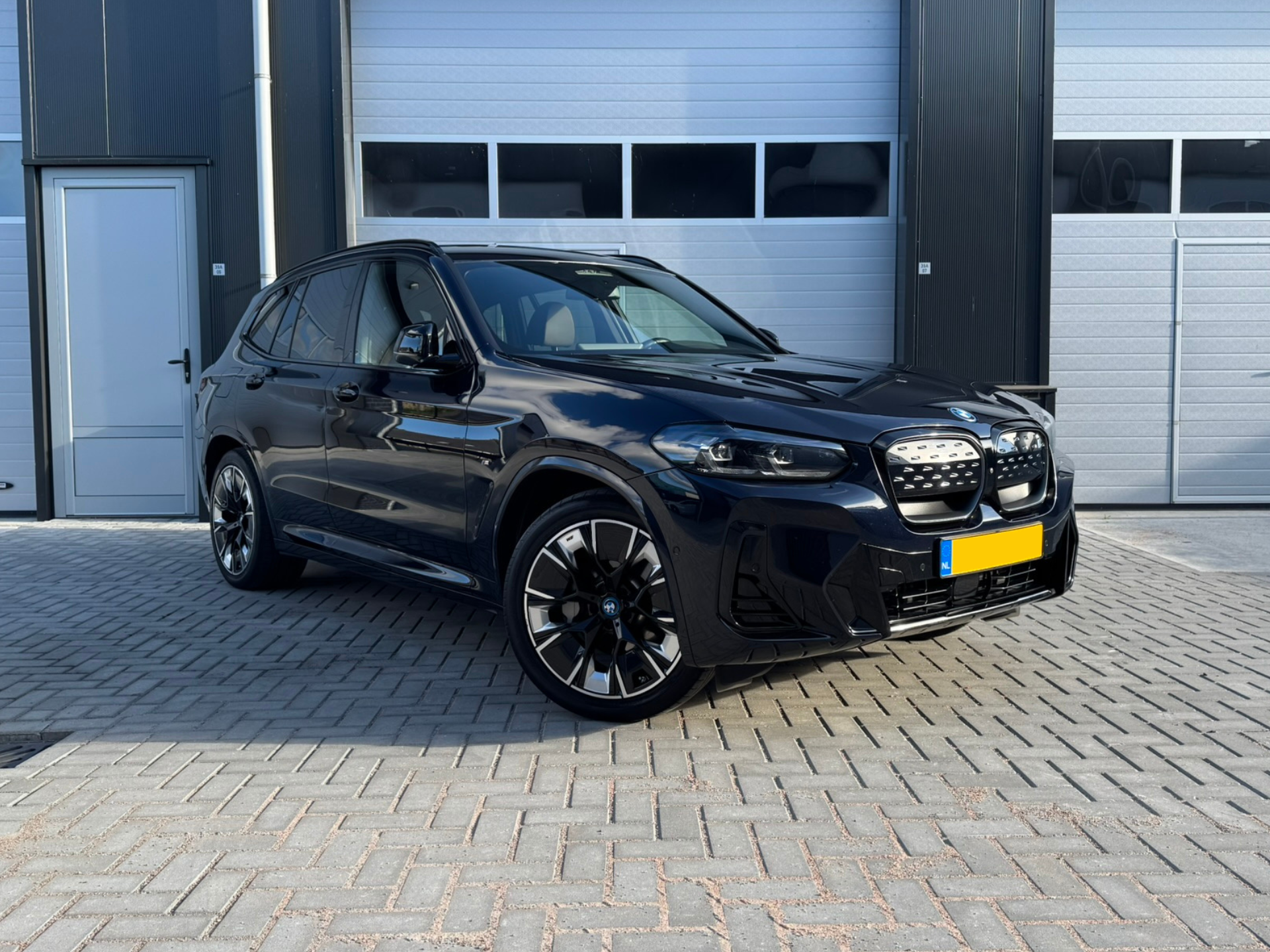 BMW iX3 Blauw Detailing, Elektrisch, Poetsbeurt, Wasbeurt, Reiniging
