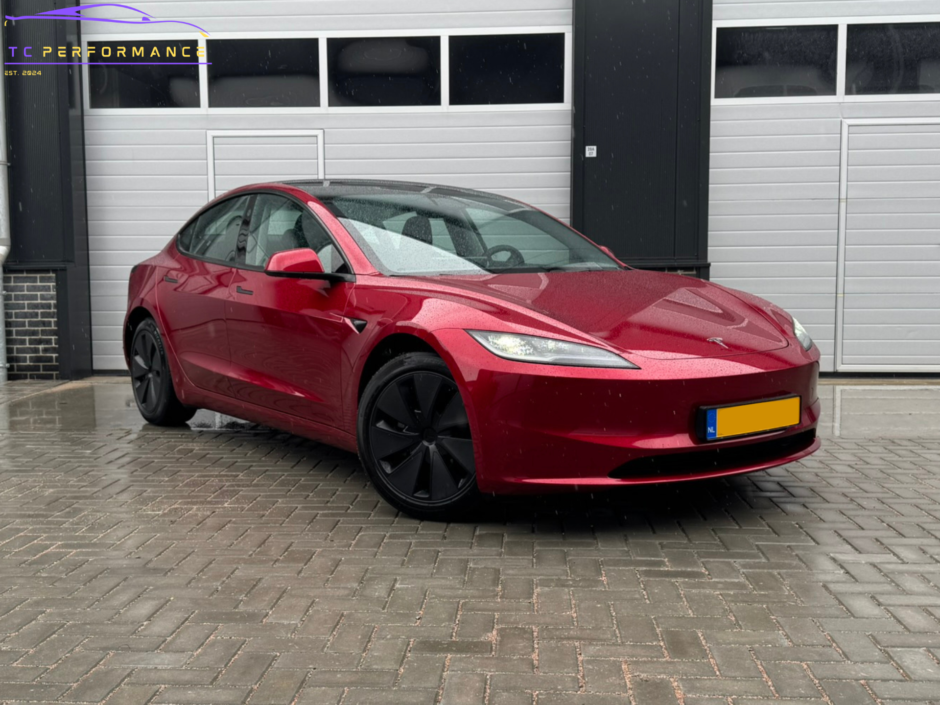 Tesla Model 3 Rood Detailing, Wasbeurt, Schoonmaakbeurt, Poetsen, Reiniging
