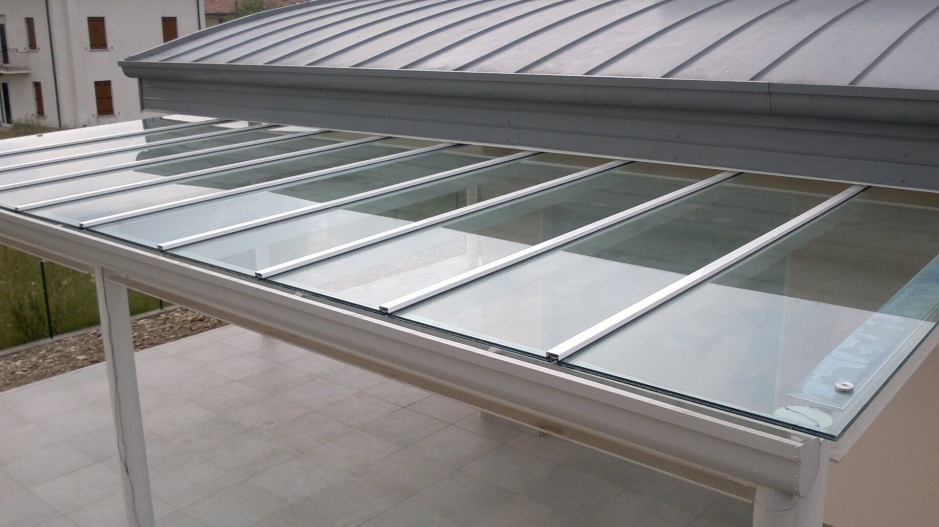tettoia in vetro e alluminio