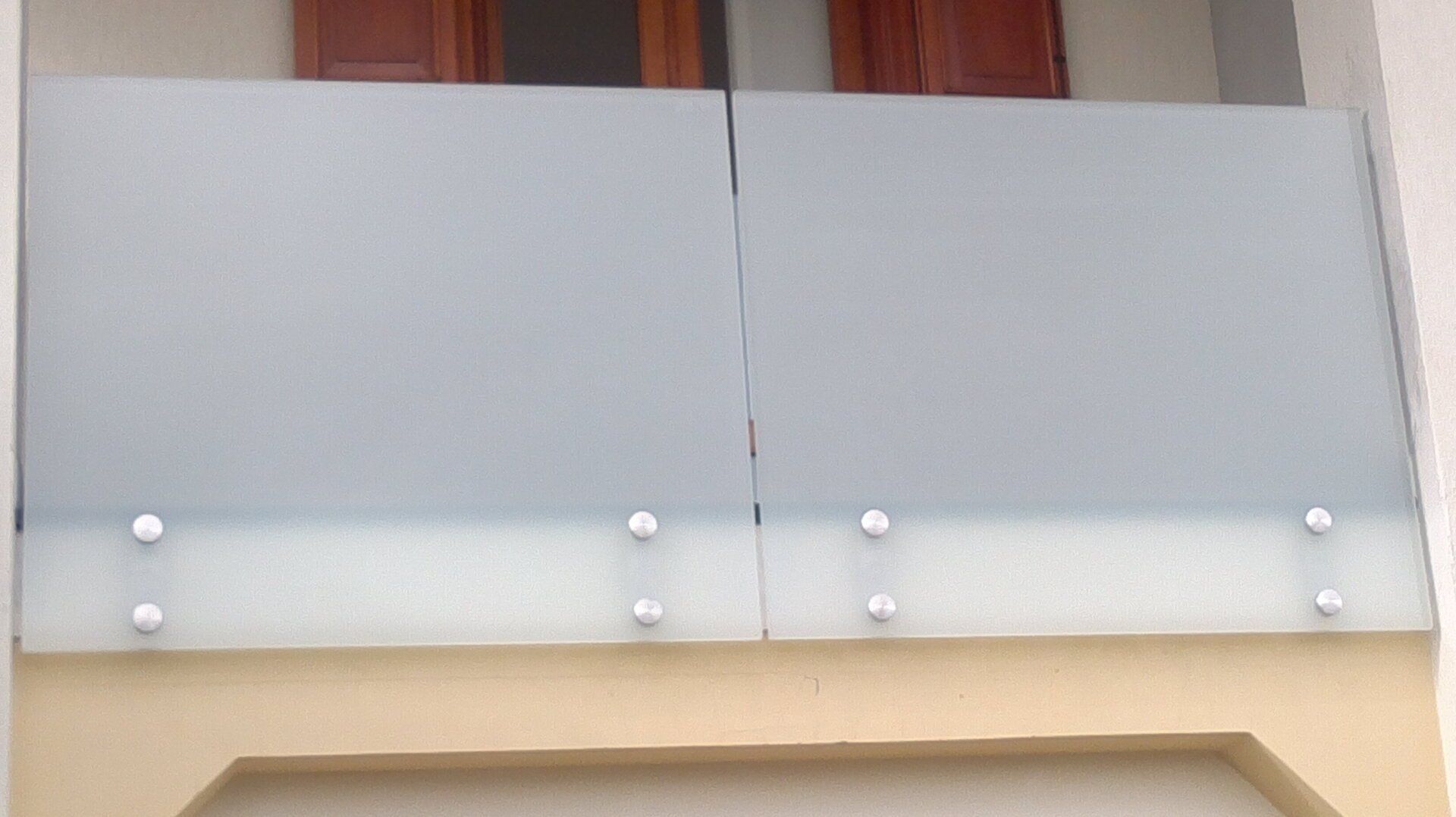 parapetto in vetro satinato