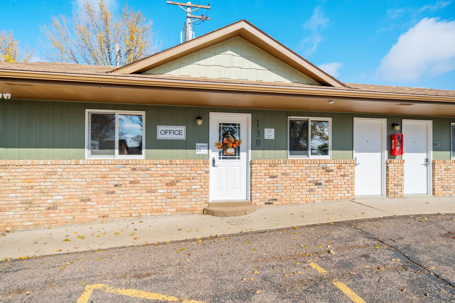 About the Dakota Prairie Inn & Suites Canistota, SD