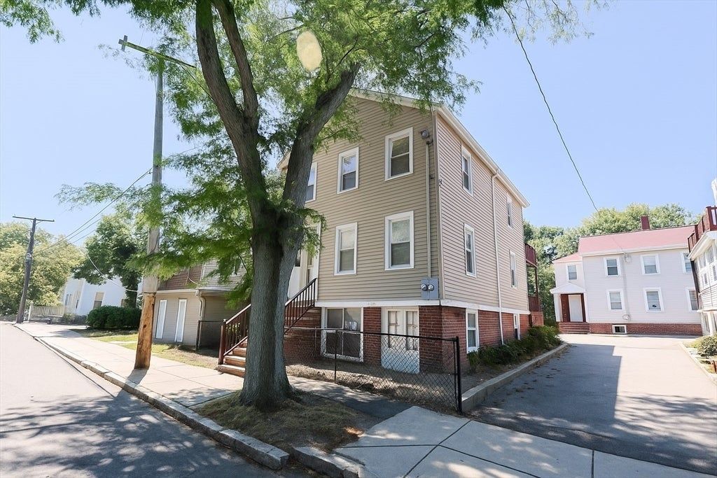 119 Amory St