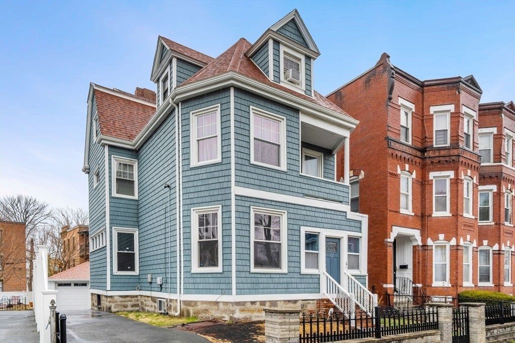 22 Alaska St