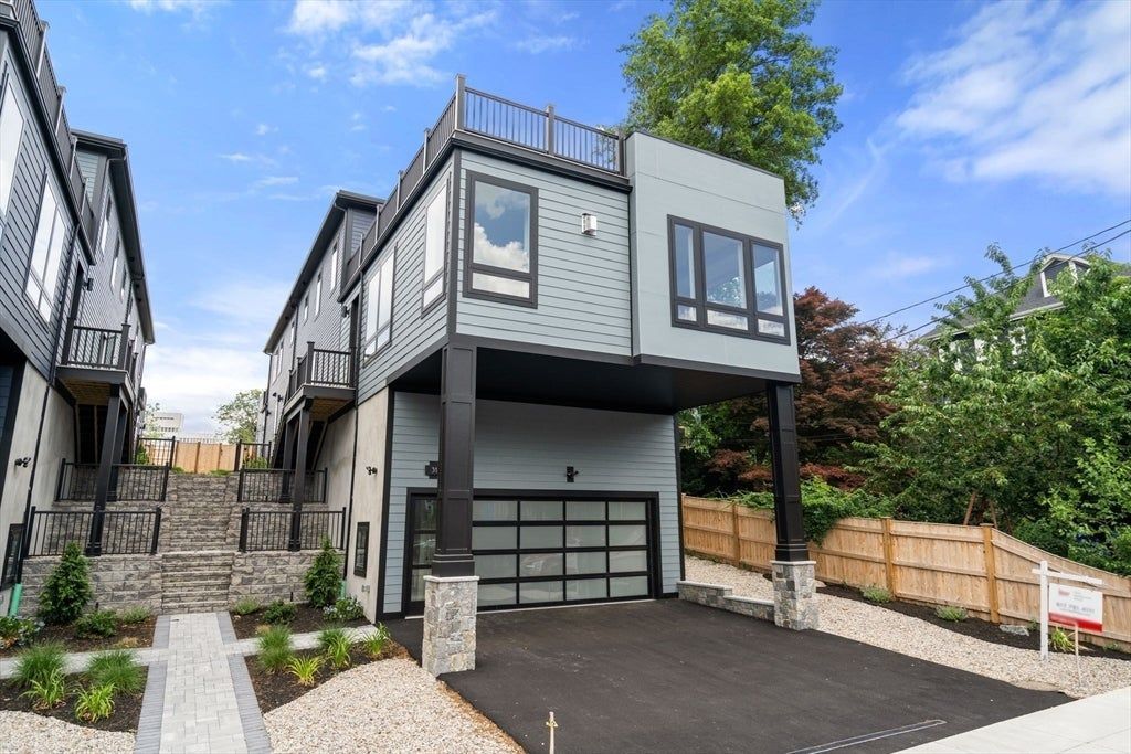 31 Evergreen St