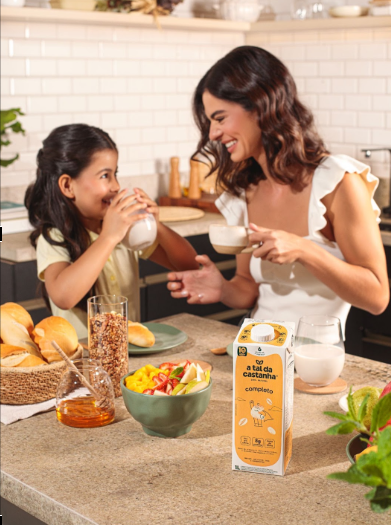 Mister Olympia Brasil: pessoas caminhando pelos corredores da feira.