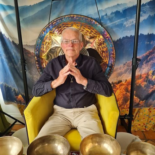 Auraengus Manu with singing bowls