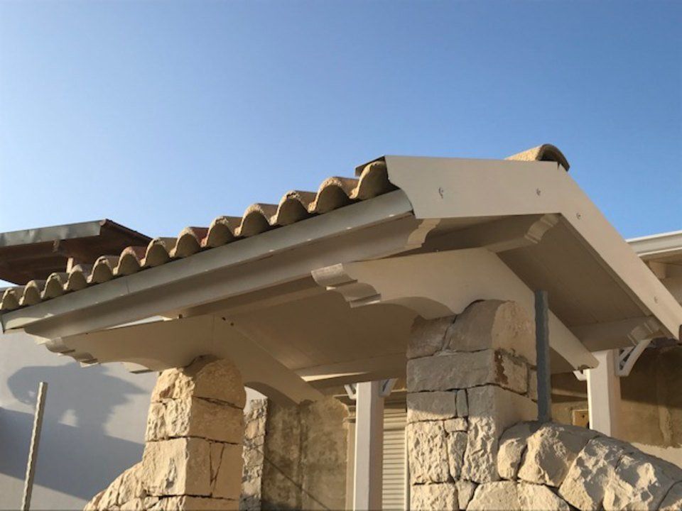 Copertura per casa in pietra