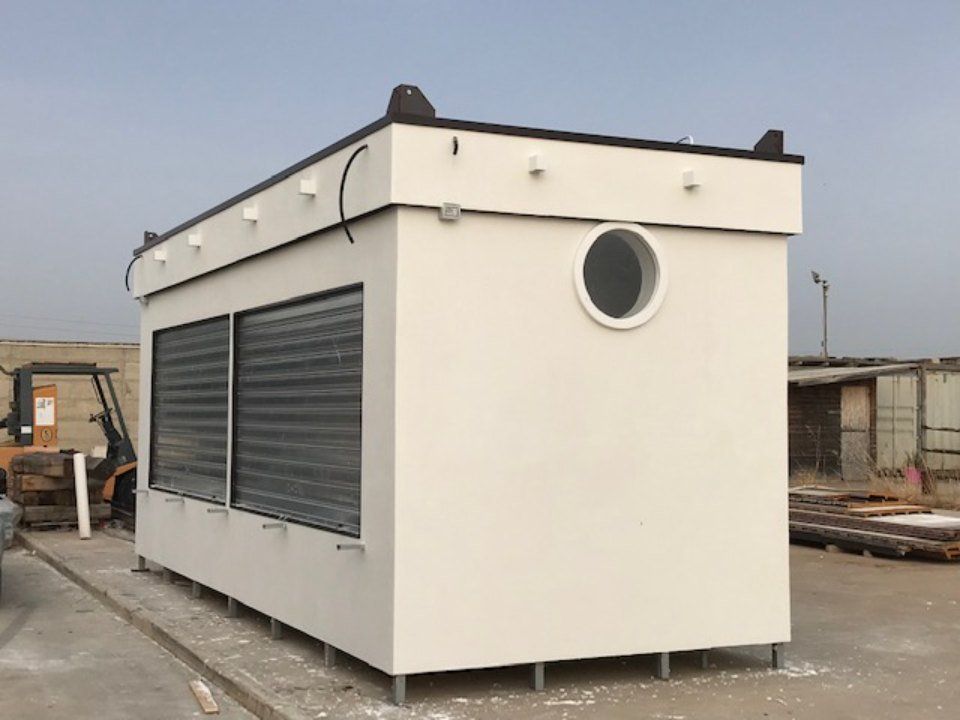 Struttura prefabbricata con serranda