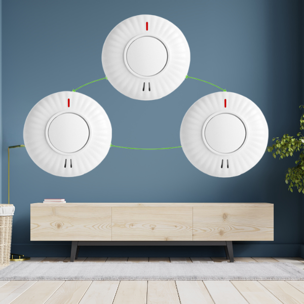 Interconnected smoke alarms