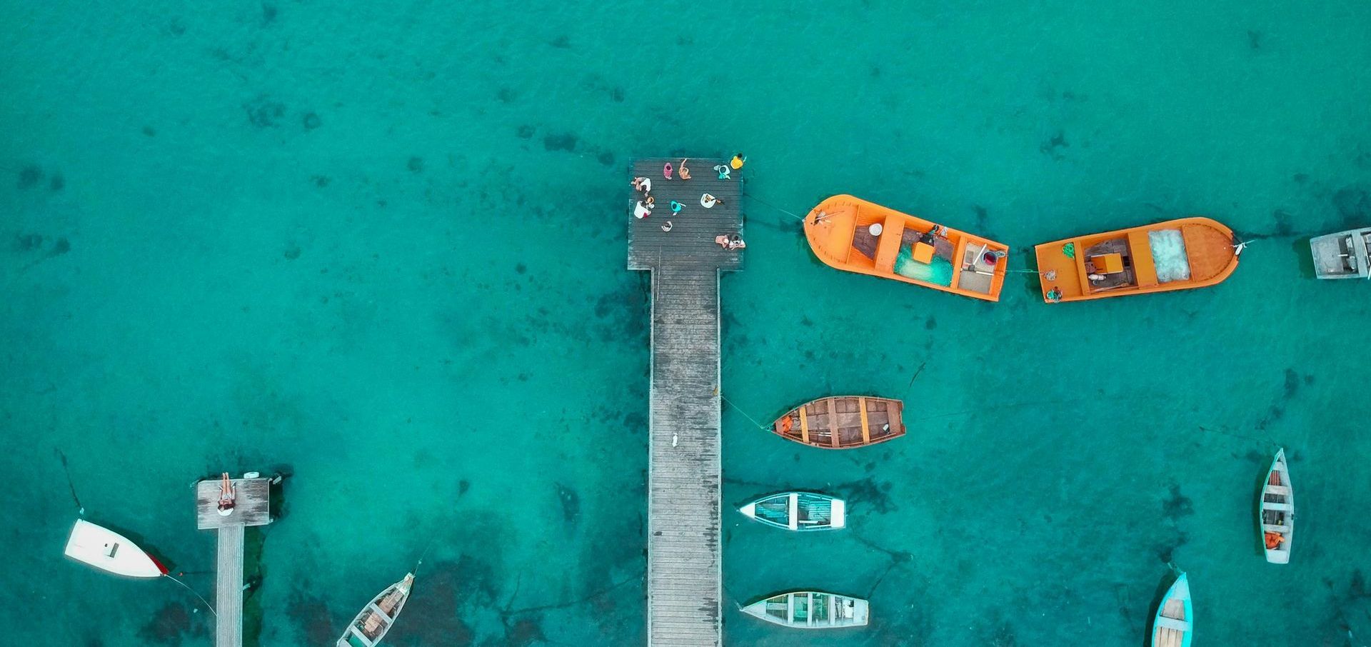 birds eye view of boats