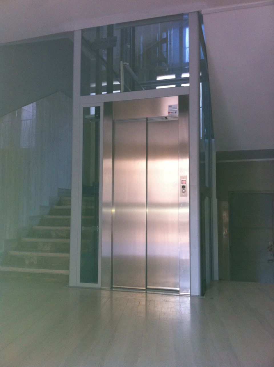 ascensore incapsulato