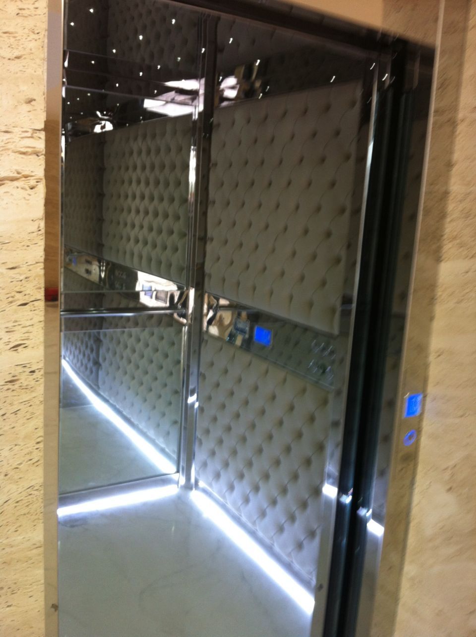 ingresso ascensore condominiale