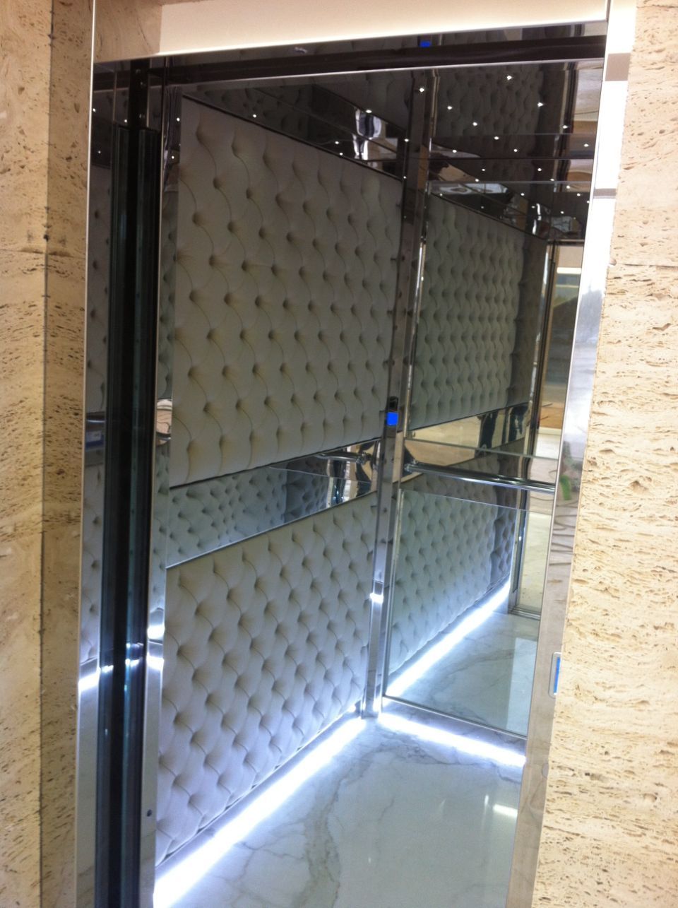 ascensore condominiale interno