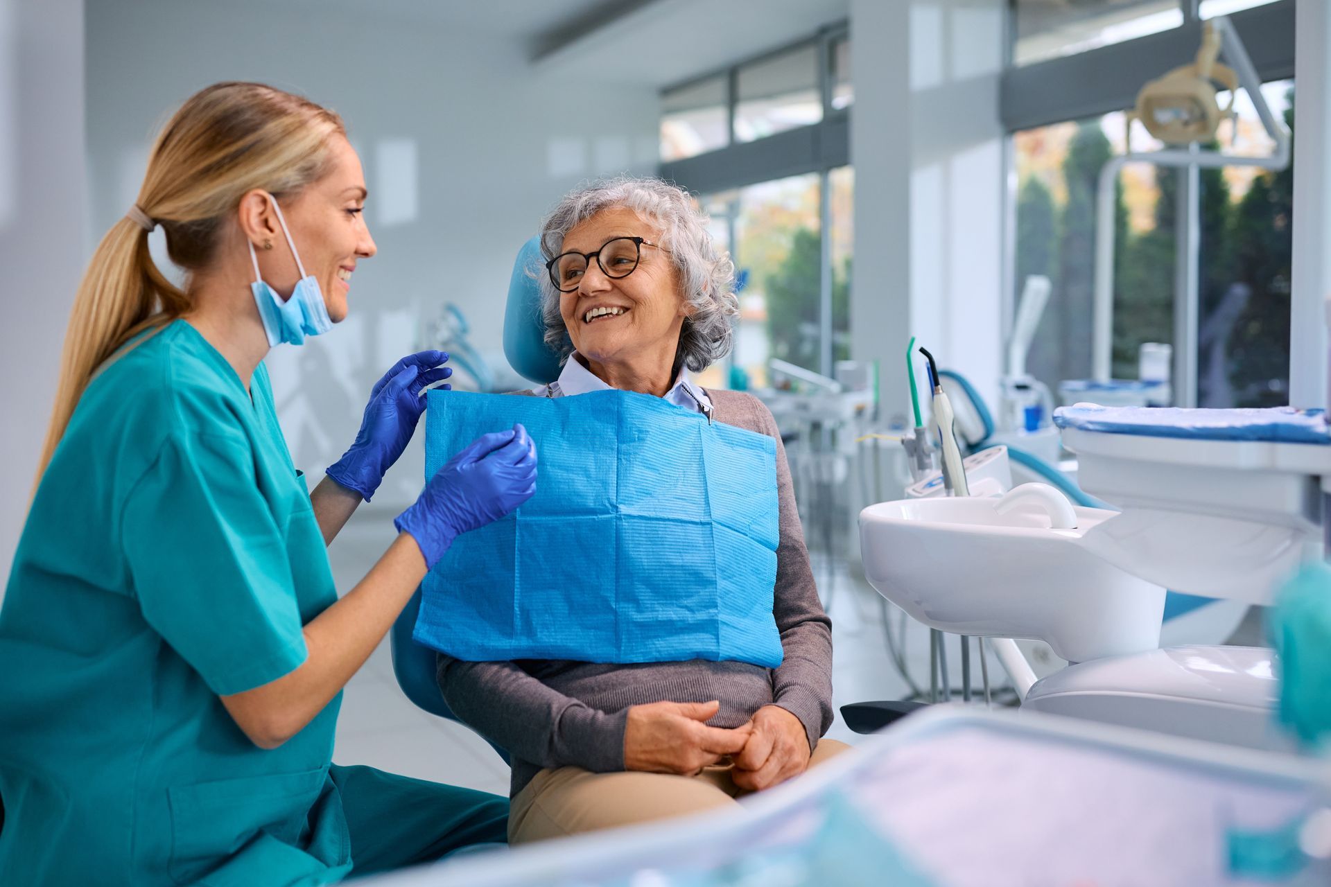 Tratamento com um médico dentista da especialidade de ortopedia funcional dos maxilares.