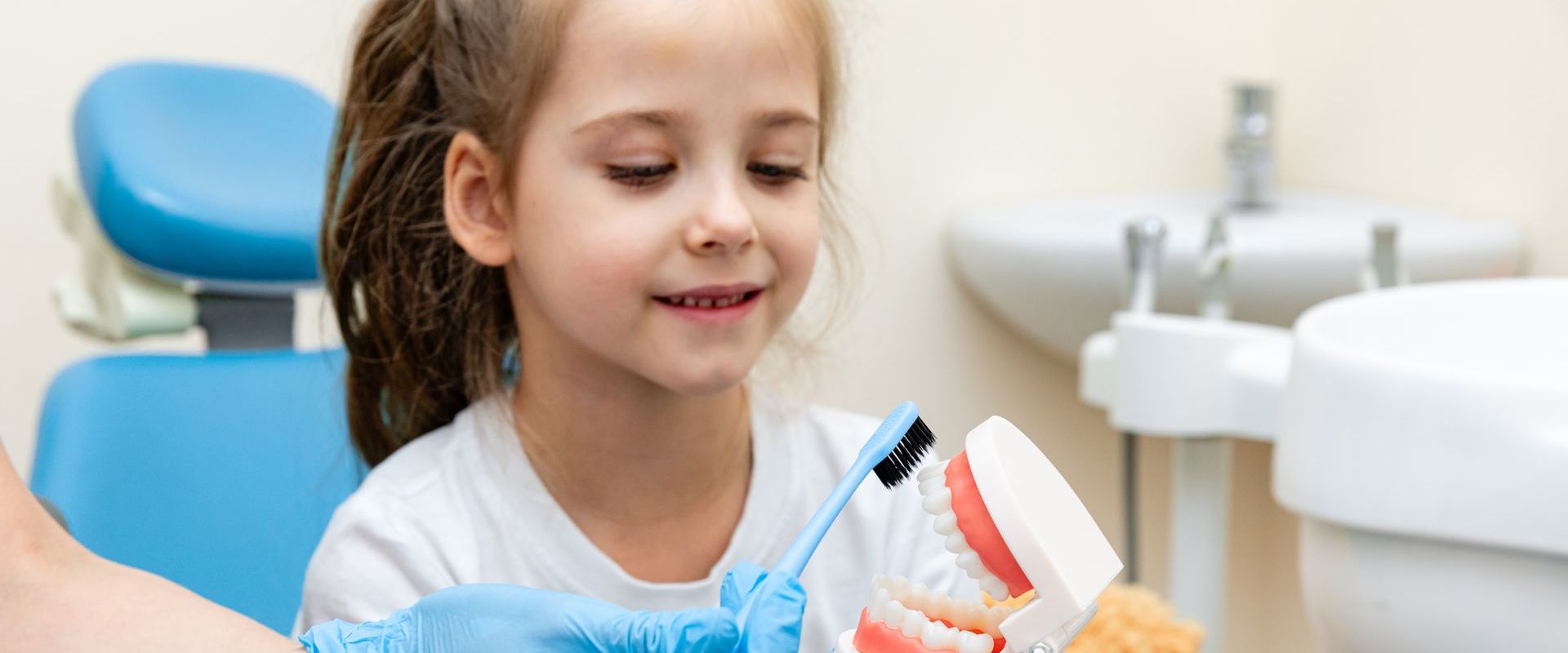 Restaurar o sorriso é uma das responsabilidades da dentisteria.