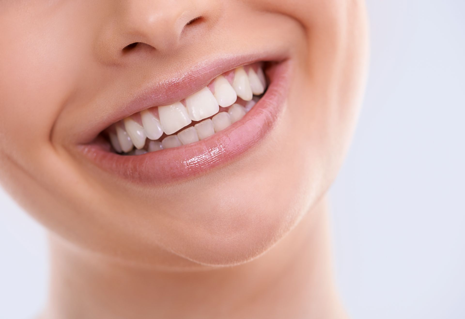 sorriso com dentes brancos