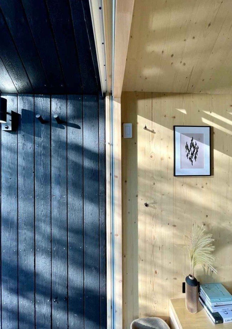 Image showcasing 50 Minimalist Apartment Tips to Balance Simplicity & Style [CHECKLIST]