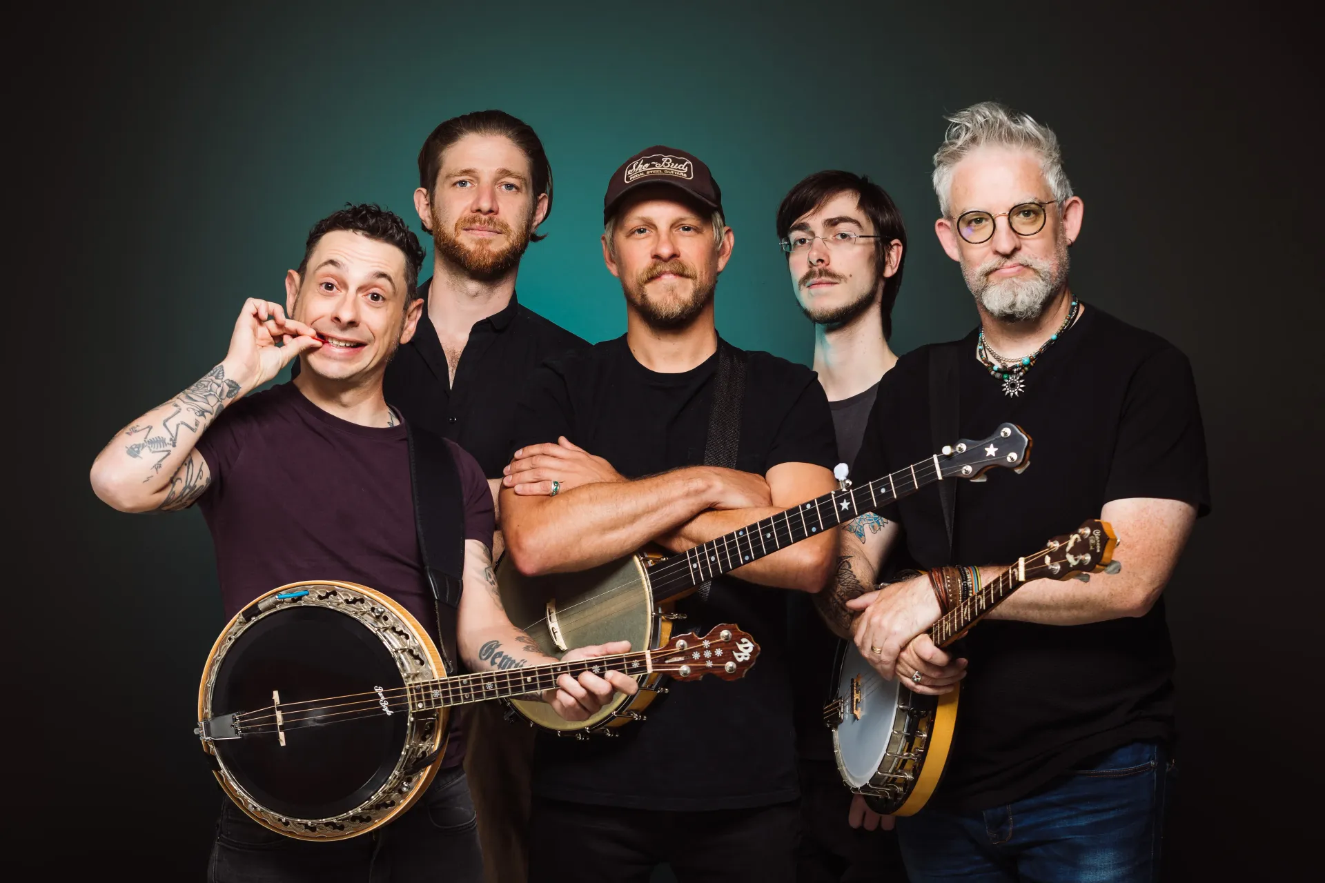 Gadan, featuring Enda Scahill of We Banjo 3