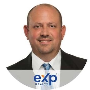 Picture of Christopher McMahon who is a knowledgeable and experienced real estate agent for EXP reality and services clients in various areas of Upstate New York including the Capital District, Mohawk Valley, Adirondacks, and beyond.