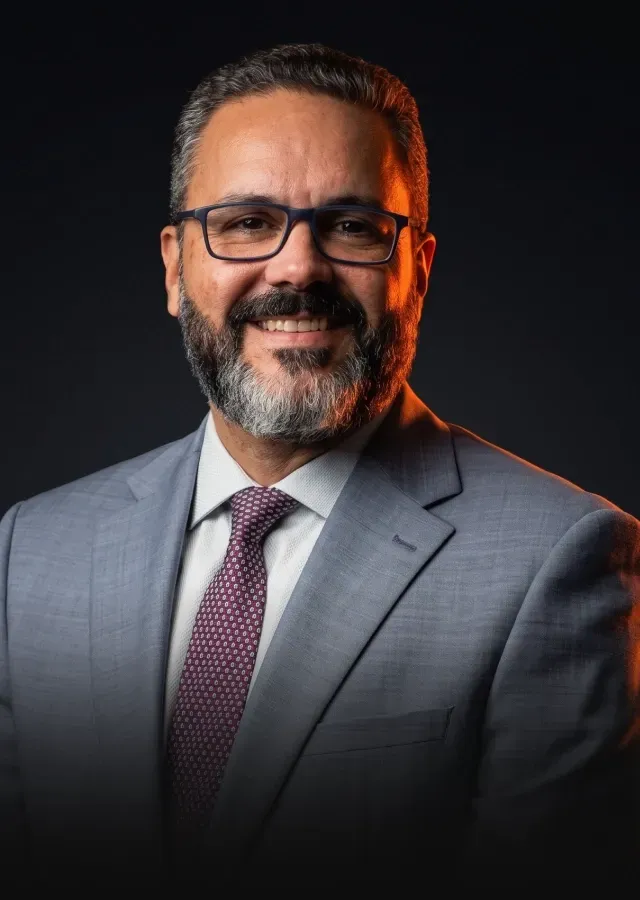 ANDRÉ SANTA CRUZ