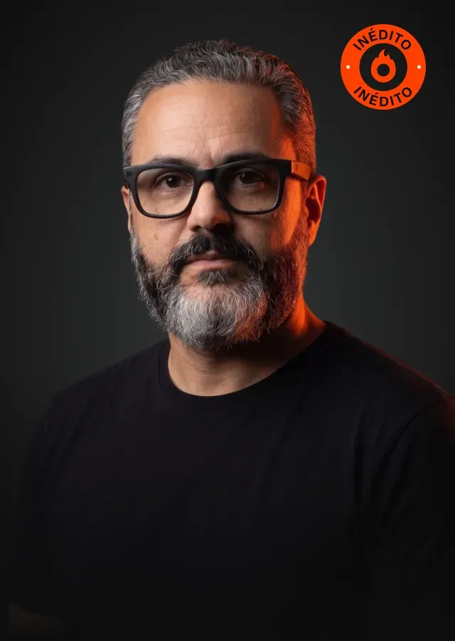 ANDRÉ SANTA CRUZ