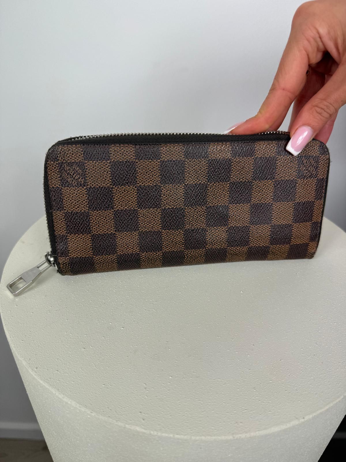 Louis Vuitton Damier Ebene Zippy Portemonnee