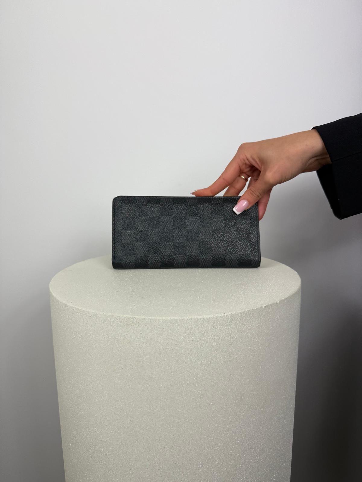 Louis Vuitton Brazza wallet