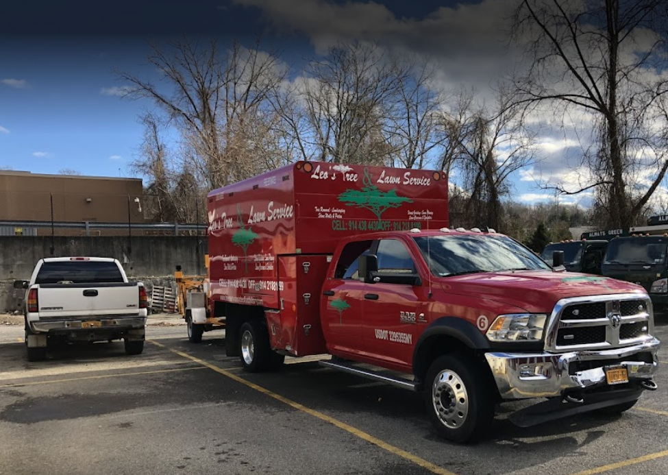 Leos Tree and Lawn Service Inc Photo
