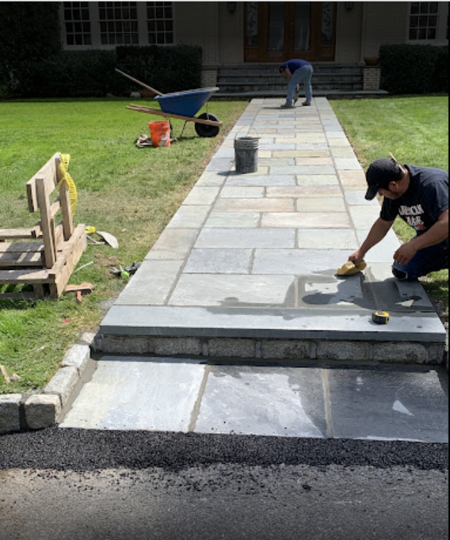 Leos Tree and Lawn Service Inc Photo