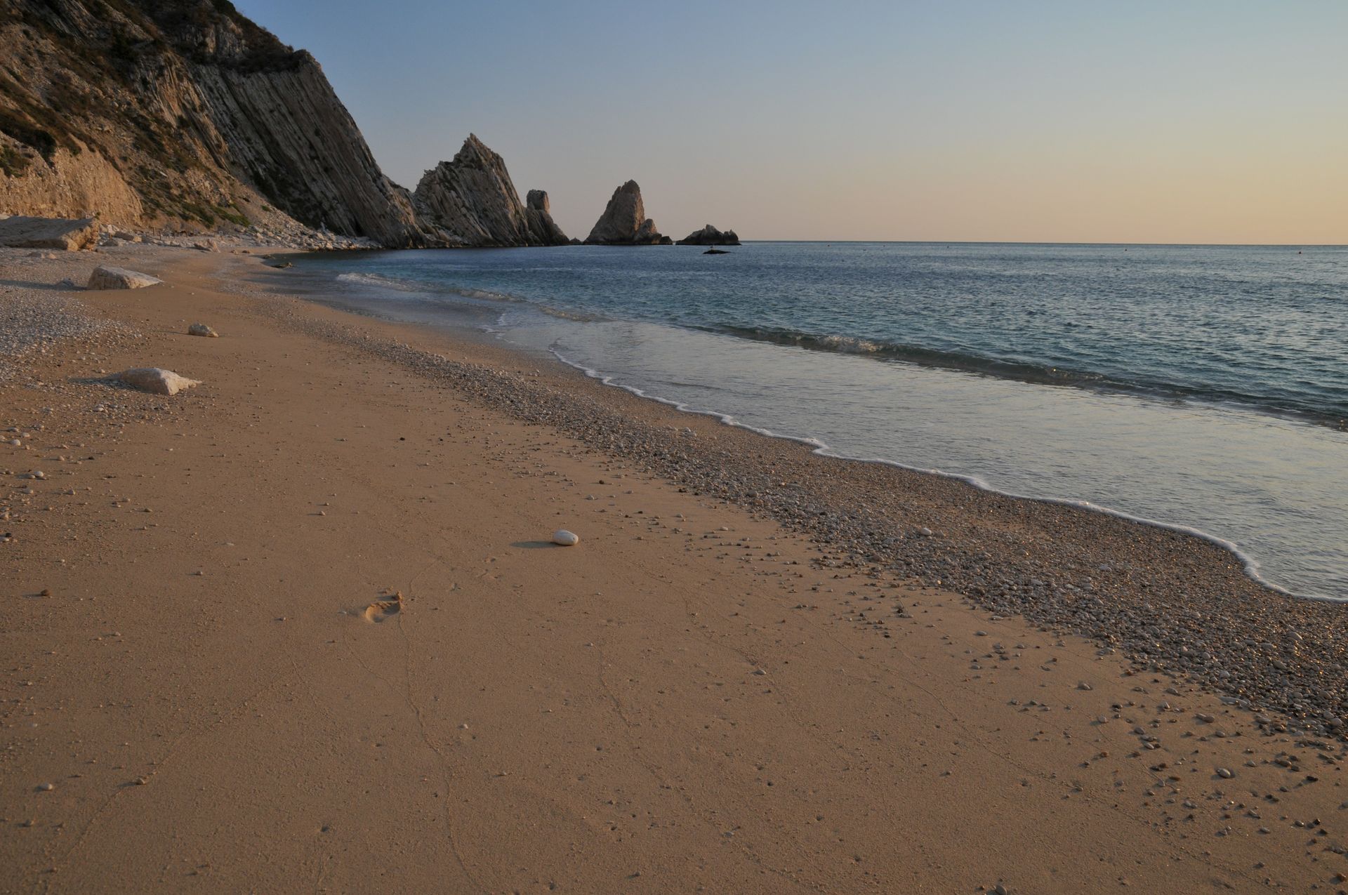 spiaggia al tramonto