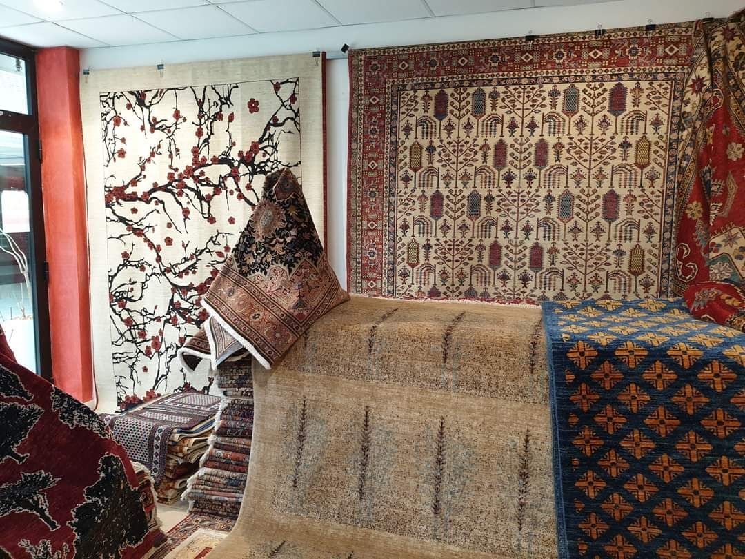 Tappeti persiani e tappeti moderni Mondo Tappeti Vicenza www.tappetiavicenza.it