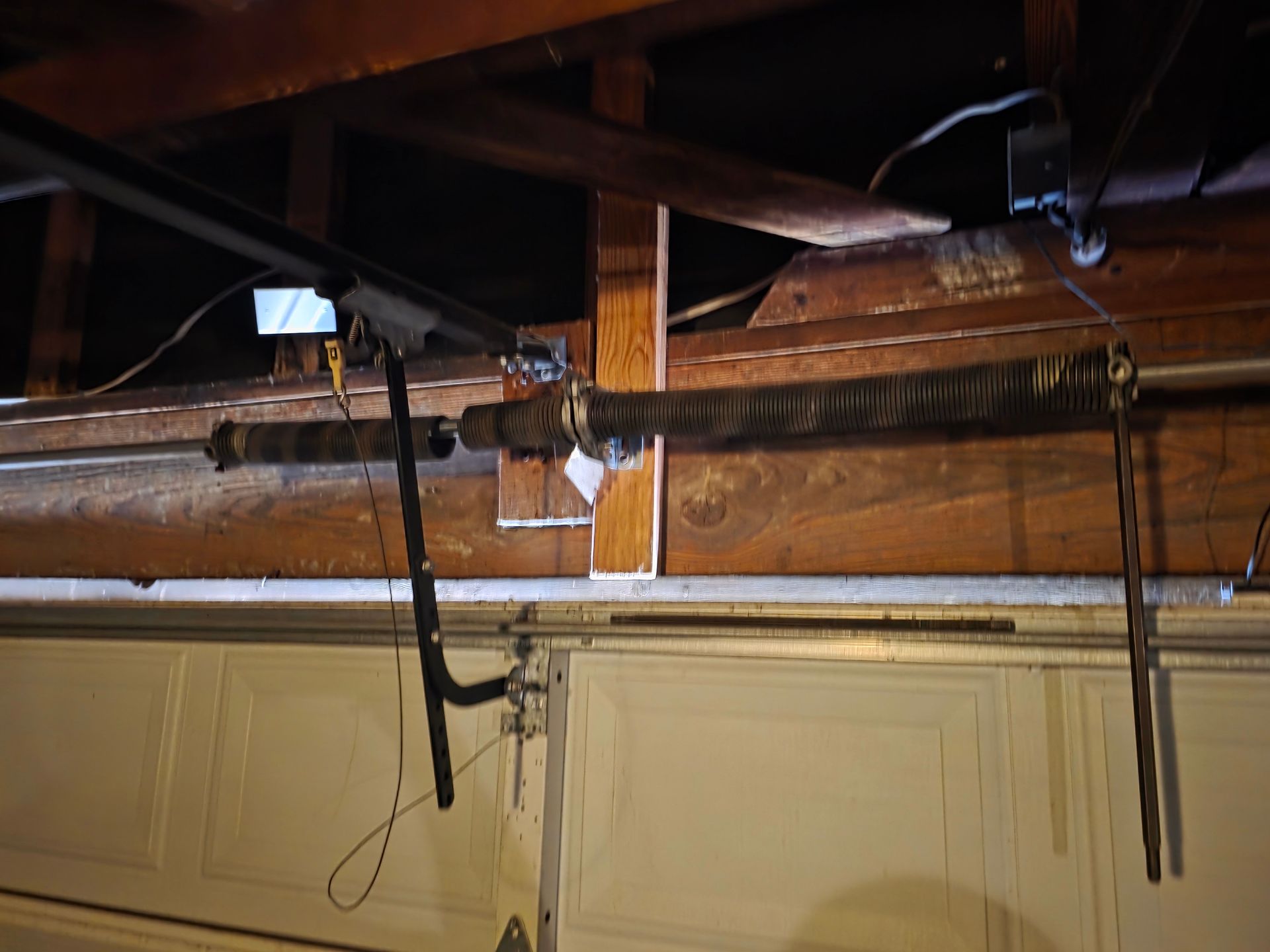 broken garage door spring - 24/7 emergency garage door repair
