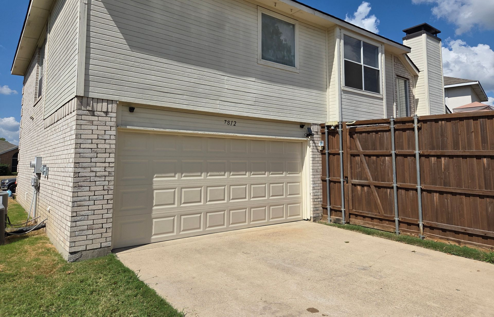 garage door bracket broken - garage door services