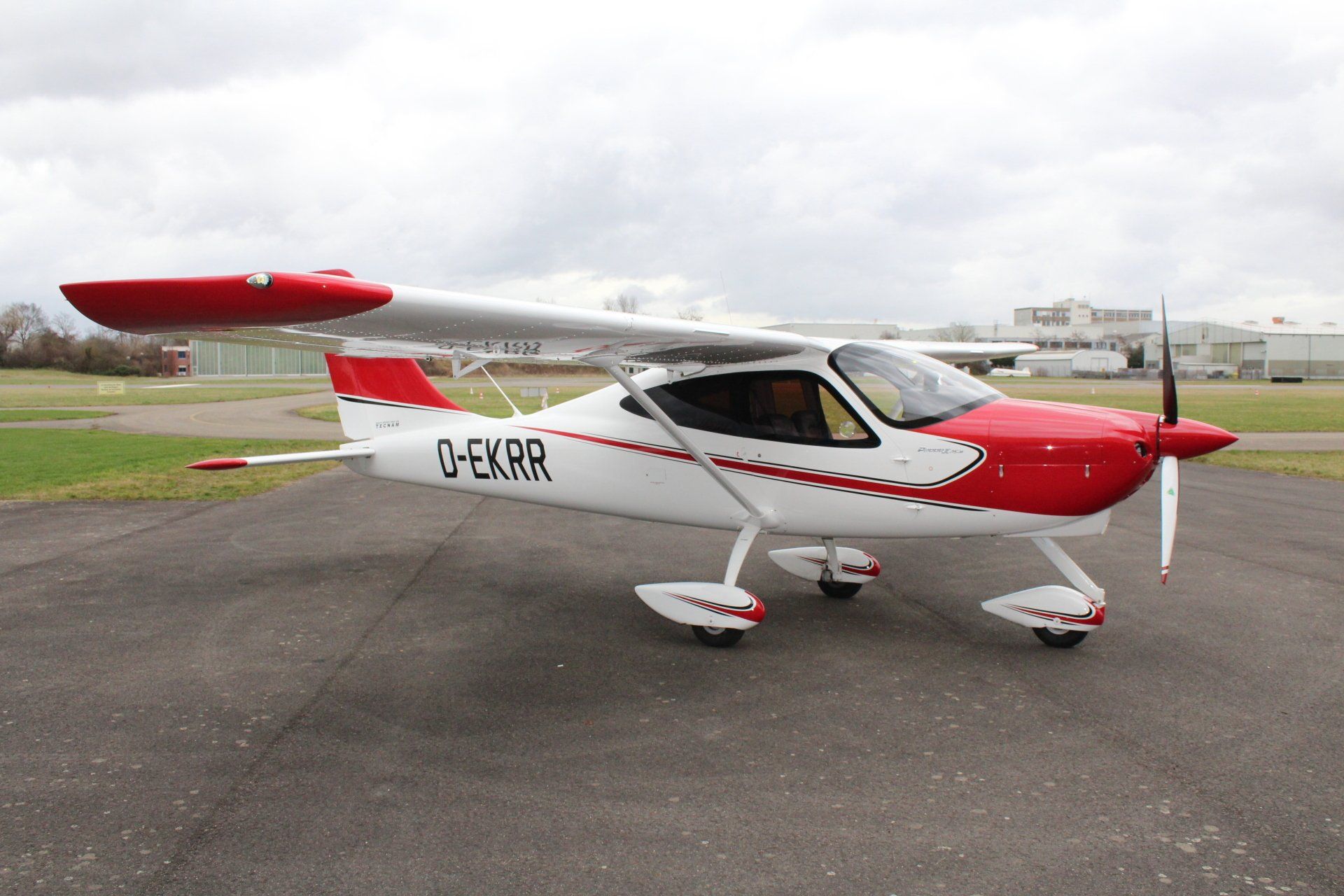 Schulungsflugzeug TECNAM P2008 JC | FLIGHT ACADEMY SPEYER