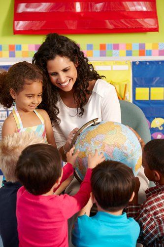 Preschool — Preschoolers Looking at the Globe in Midlothian, IL