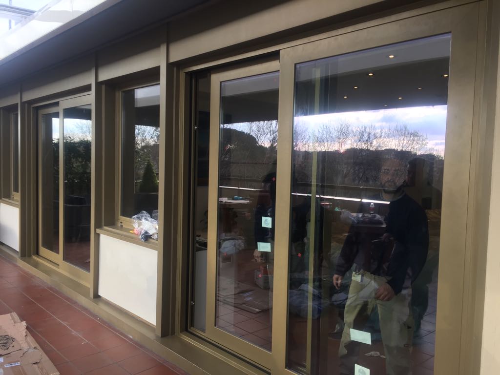 porta in vetro e alluminio