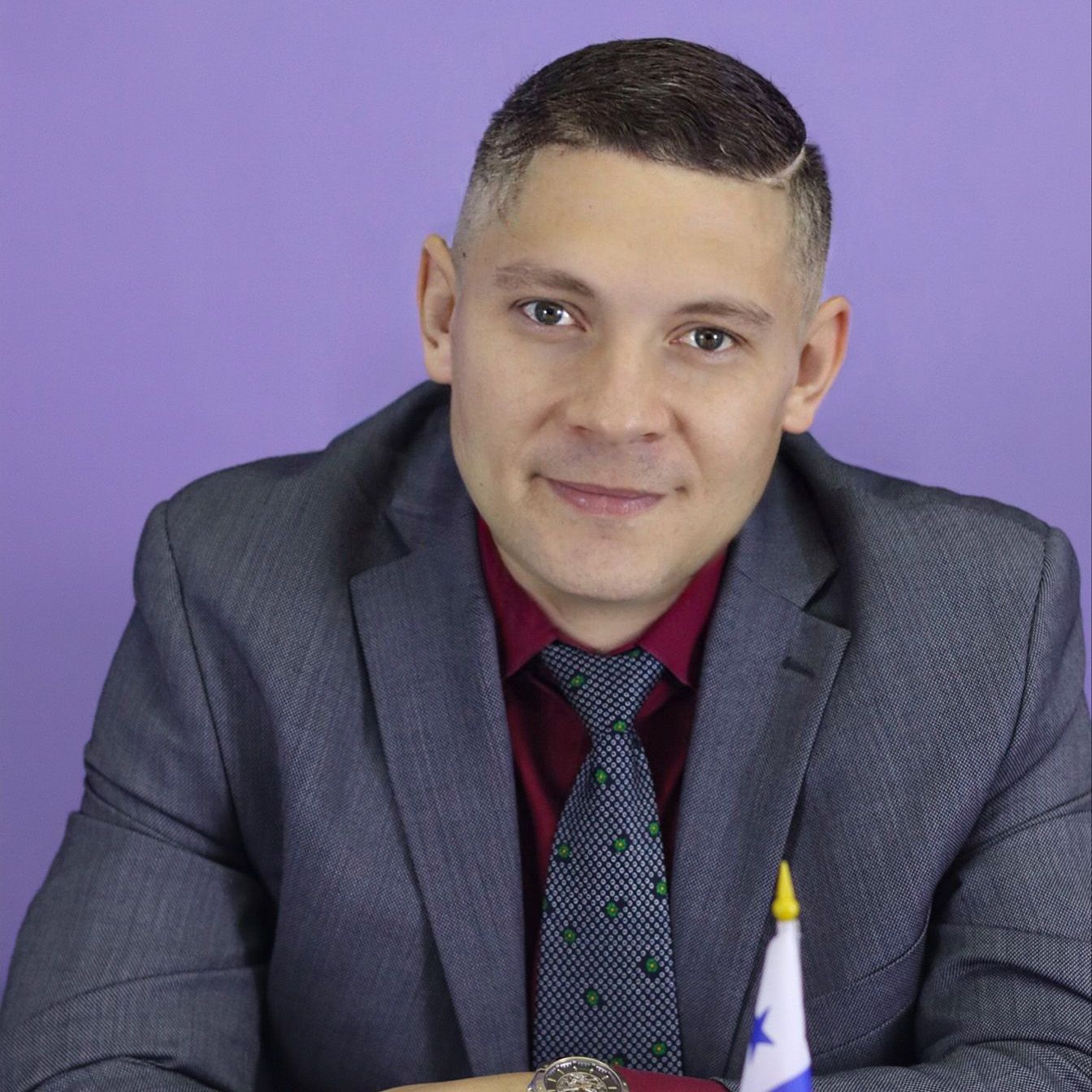 Jorge Chavez PTY Lawyers
(a man in a suit and tie is smiling for the camera)