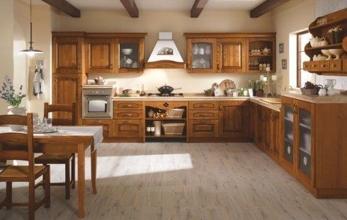 cucina angolare in legno stile classico