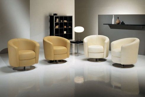 4 poltrone gialle e beige