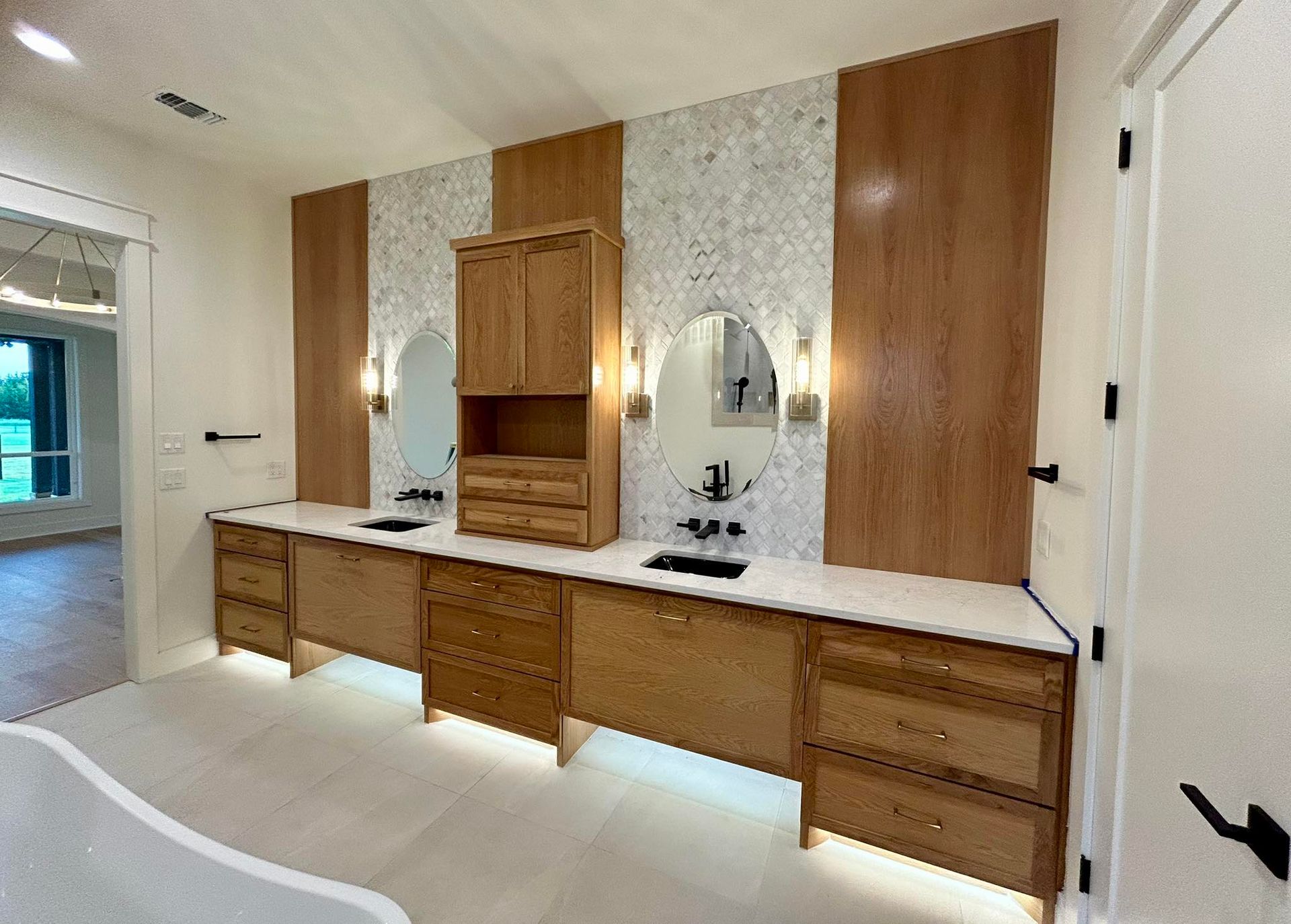 Beautiful  Custom Bath Roger Townsend Construction  Co. Quality Custom Homes North Texas  Pottsboro  Lake Texoma 