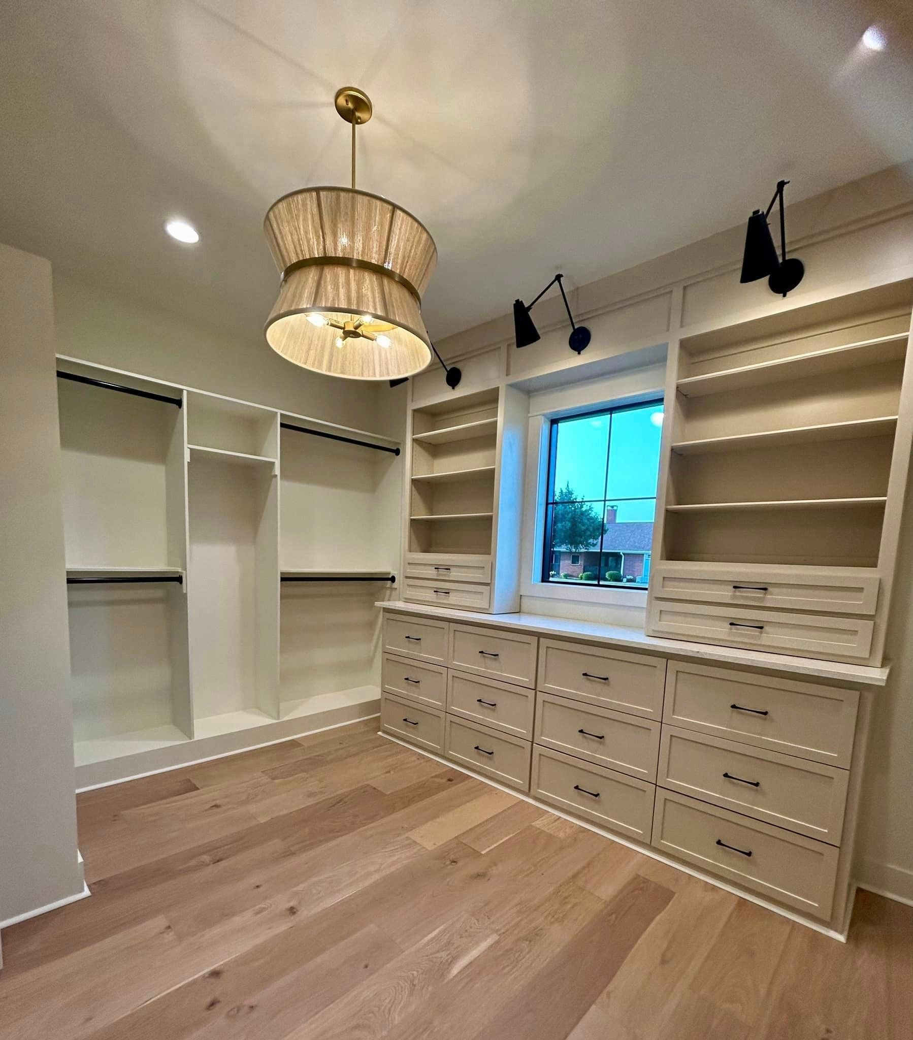 Beautiful  Custom Ensuite Closet Roger Townsend Construction  Co. Quality Custom Homes North Texas  Pottsboro  Lake Texoma 